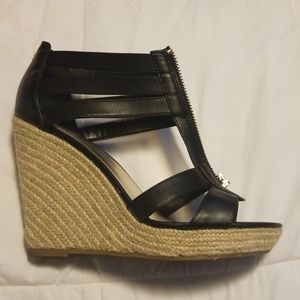 Guess wedges